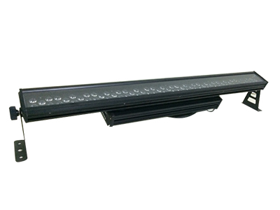 BT邦腾 ?72颗3w洗墙灯 LR-XQ008输入电压：AC90-240V 
功   率：250W 
光   源:72颗3瓦晶输入电压：AC90-240