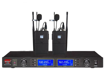 蓝海赛尔  无线耳麦话筒	K-205耳麦 ”工作频率:UFH610-690MHZ。
信道数目：100个
灵敏度：12dBuv(80dBS/N)
动态范围:100dB
信噪比:≥105dB
失真率:≤0.5\%
频率响应:50Hz-15KHz
锁相环频率稳定系统,多频段可选抗干扰。
工程安装,会议室,多媒体教学演讲等。
空旷环境距离80米”
