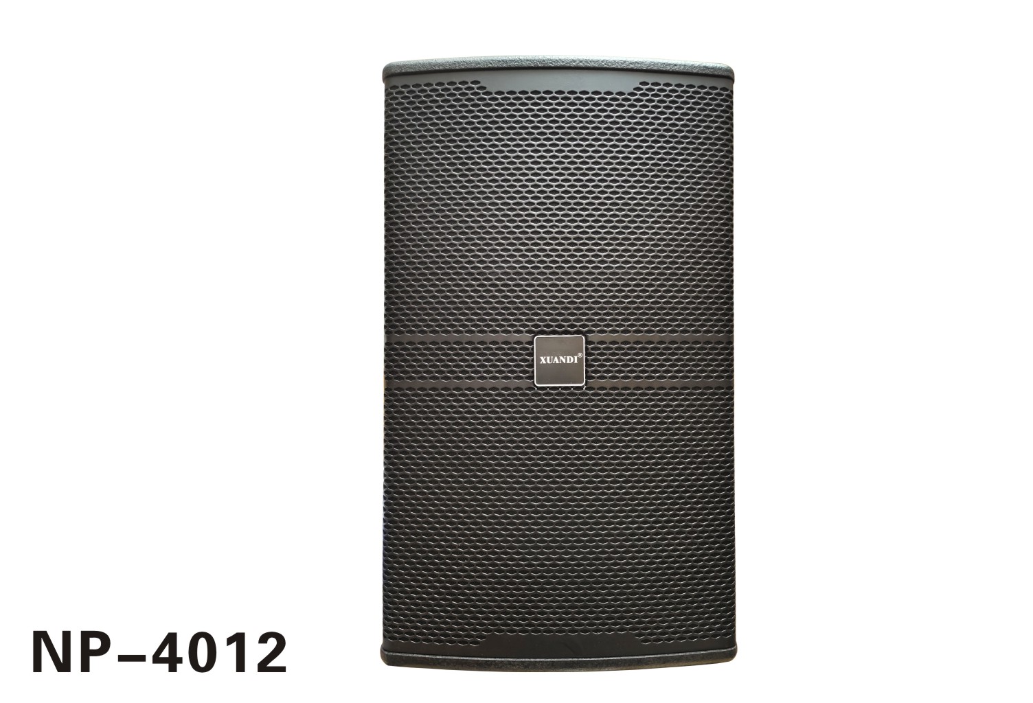 XUANDI炫笛  12寸专业音箱产品参数：频率响应：40Hz-20kHz(±3dB)，灵敏度：99dB SPL(IW@lm)标称阻抗：8 ohms 额定功率：300watts(rms额定)，1000watts(peak最大)，覆盖角度：80°horizontal (水平)，50°vertical(垂直)，最大声压：125dB（continuous 持续） 驱动：低频：1x12 (in)（170磁x75芯） ，高频：1x1.75(in)44mm箱体：箱壳：18mm 桦木夹板 表面：黑色耐磨粗点喷漆面罩：黑色铁网连接器：speakon NL4x2