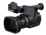 松下AG-AC90AMC产品类型：高清摄像机  产品定位：专业摄像机  光学变焦：12倍  最低照明度：3流明（iA模式，自动慢快门ON）  存储介质：SD/SDHC/SDXC卡
