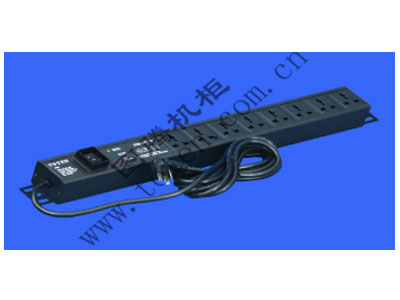 图腾 8位输出带防雷模块万能PDU（PD.0801.9100）  输出单元：8位;
插座制式：GB2099.3-1997 10A国标万用插座;
输入插头：GB1002-1996 10A国标三扁插头;
输入方式：左端单路输入;
电缆线规格：3*1.5mm2*3M;
额定值：10A 250V;
承载功率：2500W;
产品尺寸：长*宽*高= 628*45*62mm;
安装方式：反方向安装;
控制功能：总控开关;
保护功能：AUEC-M30防雷模块;
外壳颜色：黑色;