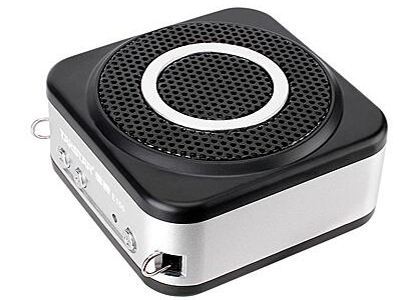 得胜 E160W 教学/导购扩音器 采用2.4G数字无线技术，工作稳定可靠
• 自适应数字ID模式，自动配对联机，可多教室同时使用互不干扰
• 发射、接收全部采用数字音频处理，音质清晰，灵敏度高
• 发射器内置聚合物锂电池，可循环充电使用