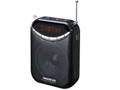 得胜 E190M 多功能娱乐扩音器 采用PO2数字功放合成技术，提供高达10W的音频功率输出
• 选用稀土材料扬声器，重量更轻、音质更好、声音更大
• 具有音乐播放功能，支持U盘、TF存储卡上的多媒体音频文件播放
• LED高亮度数码显示屏，直观掌控播放状态