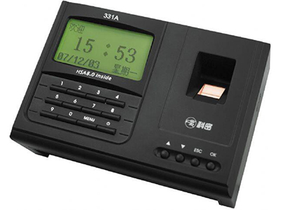 科密331A-U    ”指纹存储容量1500枚 ,管理记录容量2000条, 记录容量 50000条 ,通讯方式 USB/485,可以U盘下载
