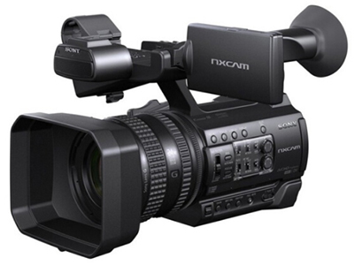  索尼 HXR-NX100 专业便携式摄录一体机  变焦：15倍以下 像素：601万以上