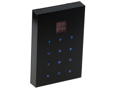 微耕 WG1060  门禁读卡器 适用卡片	Mifare one IC卡，EM ID卡（全兼容，免跳线）
读卡器距离（标准卡）	3-6厘米（Mifare one IC卡），4-8 厘米（EM ID卡）
密码键盘输出	12键，触控，常发光（按哪个键哪个灭，并蜂鸣。）
使用环境温度	
－25 至 70 摄氏度 
（ID卡最低使用温度可低至-40摄氏度，由于采用高档亚克力材料，不建议在室外阳

光暴晒的环境下使用）

使用环境湿度	小于 95％ 无冷凝
传输距离	100米 （建议在80米以内）