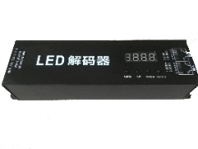 蘇荷  SH-K017	led解碼器 輸入信號：DMX512;                 輸入電壓：DC12V;                  通道：3通道/7通道；               可接受廣泛采用DMX512標準數字控制信號，轉換成PWM控制信號驅動LED燈帶可與智能控制器連接，也可與控臺連接，支持連接三組RGB燈帶，可控制單色，雙色，RGB三色LED燈帶，本機內置多種自走程序，可脫離DMX主機獨立運行
