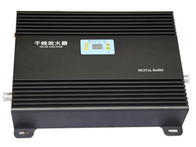 显示款5W/8W 干线放大器  采用先进的声表面滤波技术，带外抑制收发隔离度高。
 整铝腔体分隔屏蔽设计，抗干扰能力强，杂散小。
 采用进口低噪声器件，整机 NF 系数小，接收微小信号能力强。
 加入 ALC 技术，抗过载能力强。
 先进的温控静音散热技术，机器运行后无噪声污染。
 更先进的数控增益调整，调整步进为 0.5dB
 具备极端温度自降功率设计，保护射频功放运行安全
 整机 MCU 