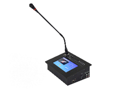贝卡  VS-713 网络七寸触摸屏话筒 ■话筒自带USB、SD卡接口、FM收音功能、蓝牙功能，一路线路输入输出。
■话筒自身携带音量调节功能，一键静音功能，
■面板带7寸TFT真彩色液晶屏，分辨率800*480，画面大小154*86mm，自动背光关闭，触摸自动控制、8个数字／分区快捷按键，一键选择寻呼。
■桌面外型式设计专业寻呼话筒，黑色氧化铝拉丝面板，黑色电镀按钮搭配，工艺考究，现代感十足，精致美观。
■采用高灵敏度优质咪芯，平衡输入、音质清晰、无噪声。
■人性化人机操作界面：可随接在话筒上，无需软件上配置，呼叫任意终端成分组，操