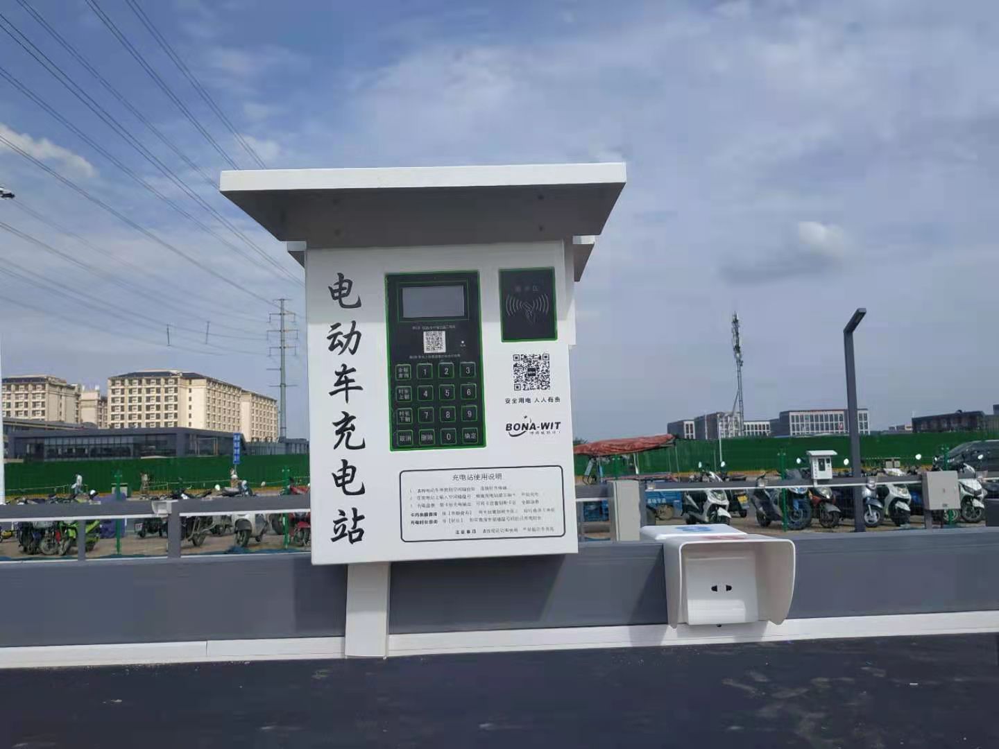 加防雨罩安装图户外露天安装加防雨罩，完美防雨