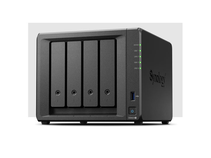 DS923+内置 M.2 NVMe 插槽，可用于建立SSD 缓存或存储池2 x1 GbE 和可选的1x10GbE RJ-45
可扩充至9 个硬盘