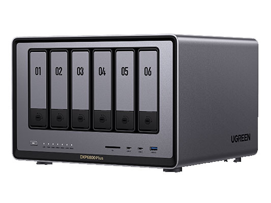 绿联  DXP6800 Plus 是一款6盘位私有云，支持双M.2 SSD 扩展，搭载了英特尔酷睿 i3-1215u 处理器，支持DDR5-4800MHz 内存（最高64GB），板载128GB SSD 储存，还支持 PCIe 4.0 x4 扩展。扩展更加强大，包括：2.5GbE+10GbE网口，HDMI支持4K，Type-C Gen2，双USB3.2 Gen2等