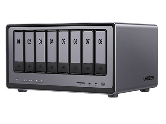 绿联  DPX8800 采用12代Intel 酷睿i3-1215u处理器，是一款8盘位存储设备，最高支持184T超大存储空间，前置配备了两个雷电4接口和SD 4.0卡读卡器，以及USB 3.2 Gen 2高速端口